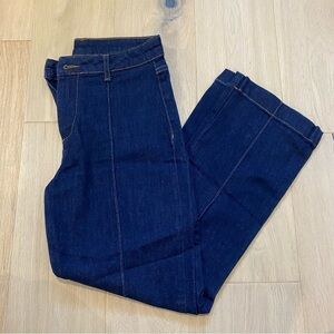 Zara | Crop Flare Mid Rise Blue Jeans 💙